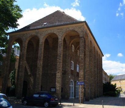 Pfeilerhalle in der Siedlung Friedrichsstadt